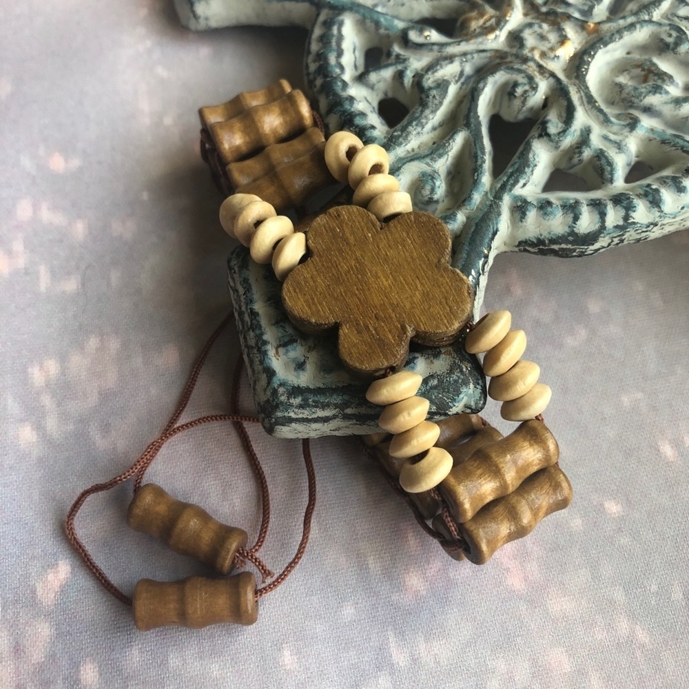 Wood Flower & Bead Bracelet